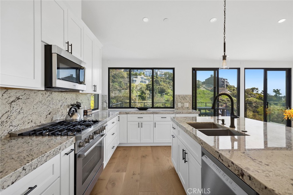 990 Meadowlark Drive