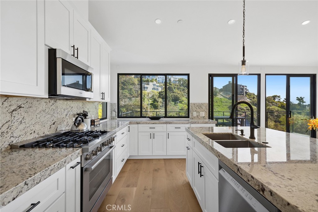 990 Meadowlark Drive