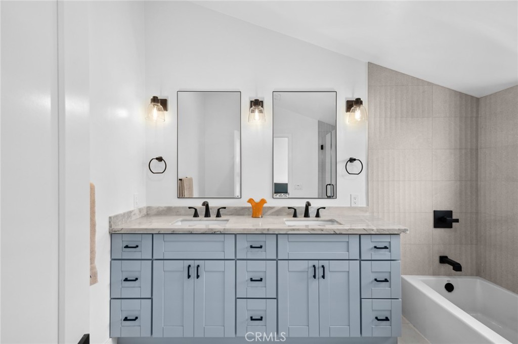 990 Meadowlark Drive