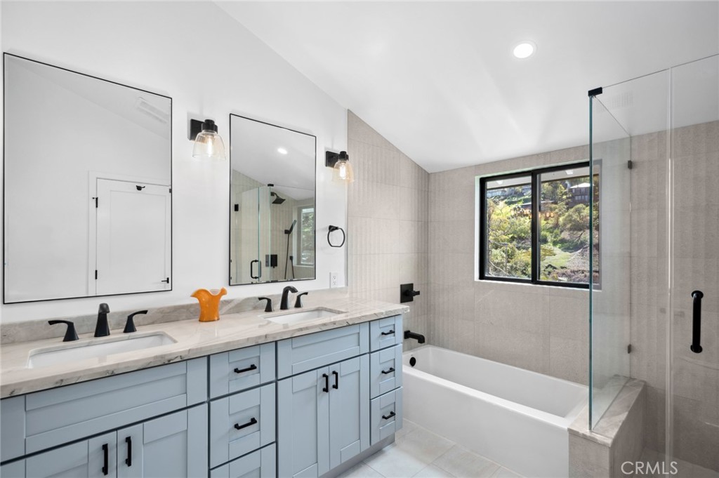 990 Meadowlark Drive