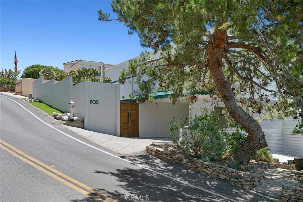 1105 Summit Drive