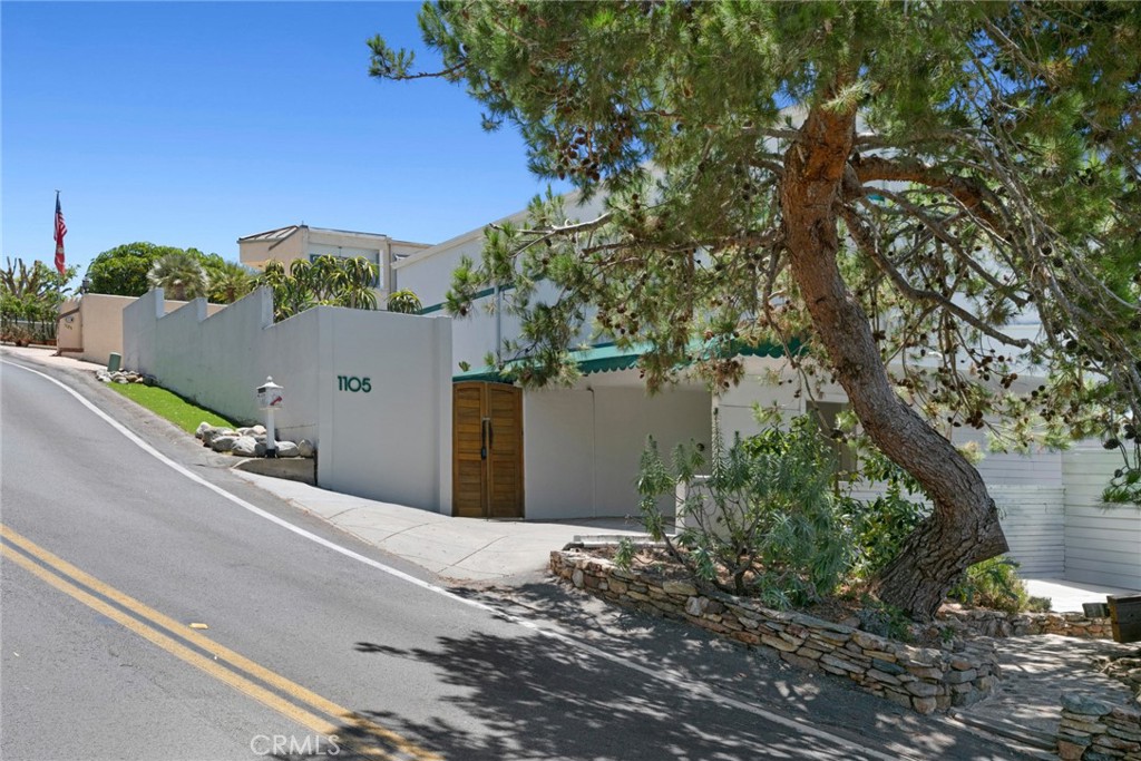 1105 Summit Drive