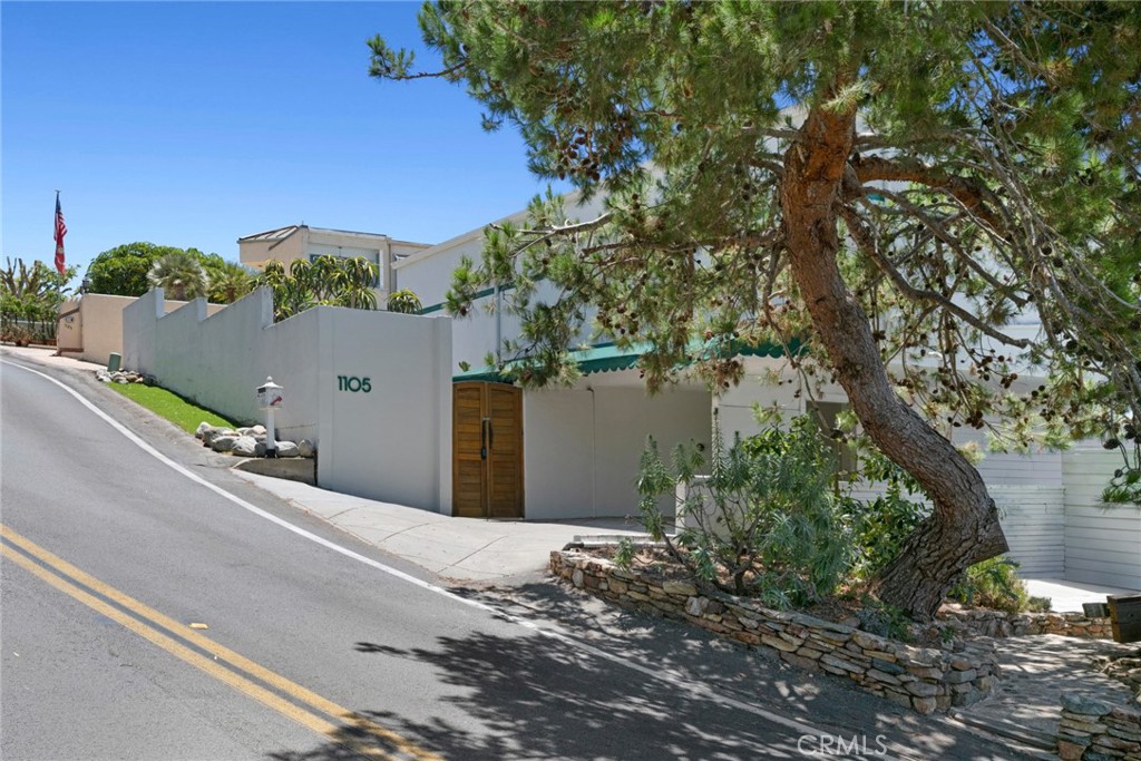 1105 Summit Drive