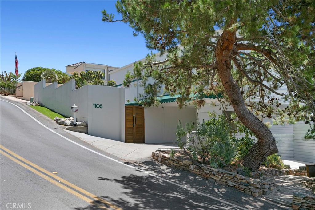 1105 Summit Drive