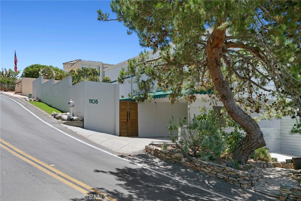 1105 Summit Drive