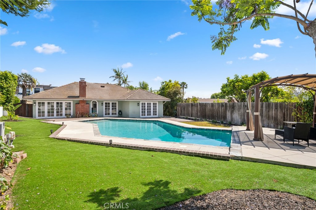24291 Los Serranos Drive