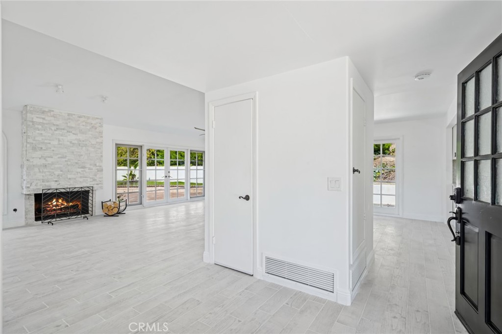 24291 Los Serranos Drive