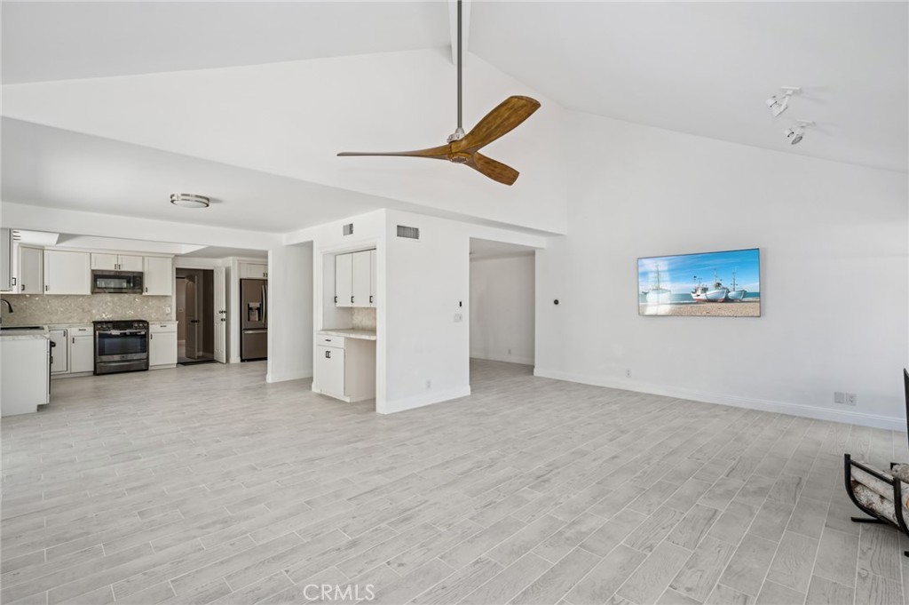 24291 Los Serranos Drive