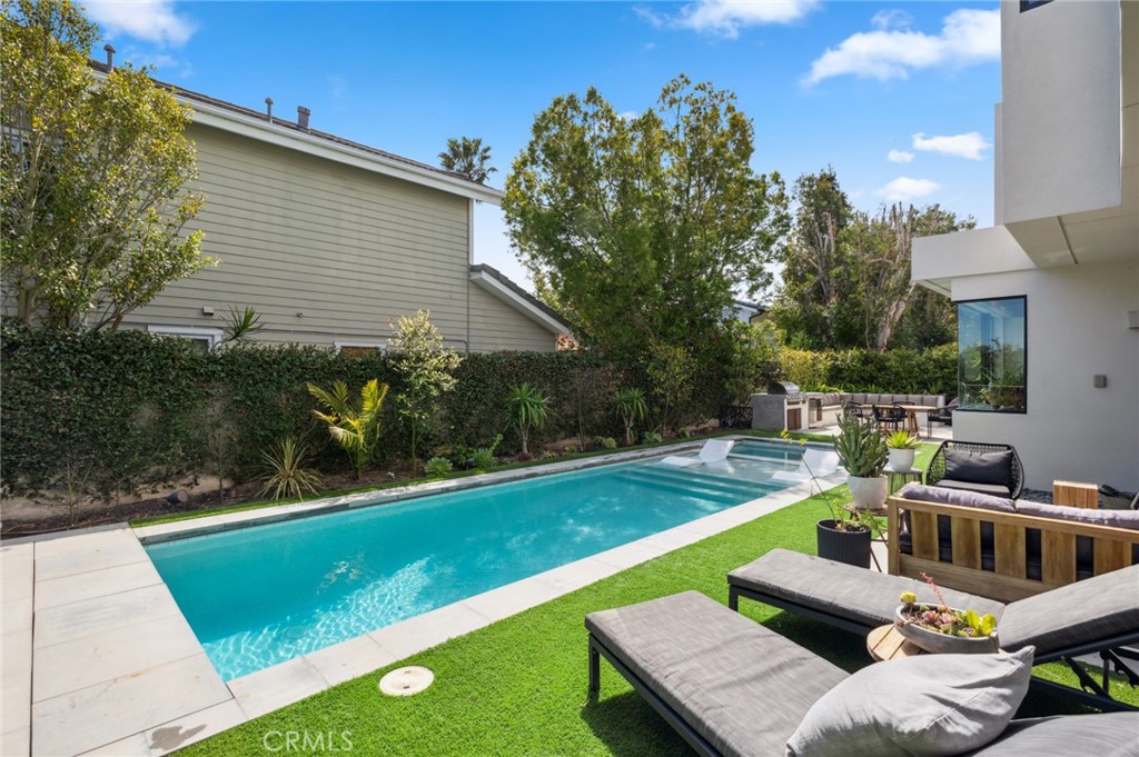 2831 Ridge Drive