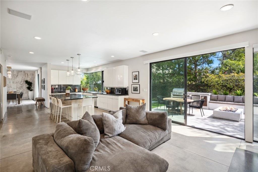 2831 Ridge Drive