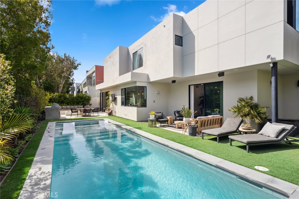 2831 Ridge Drive