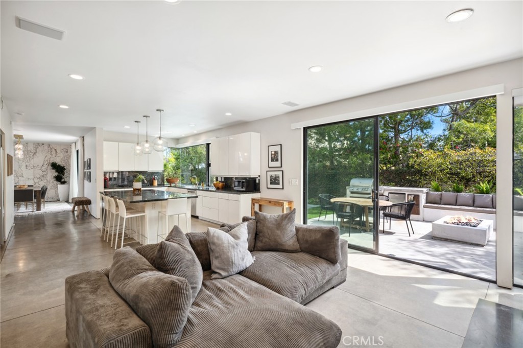 2831 Ridge Drive