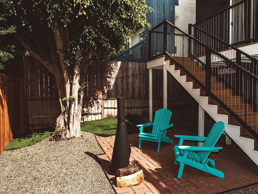 989 La Mirada