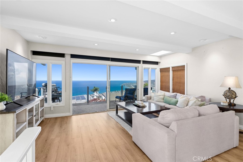 1091 La Mirada Street