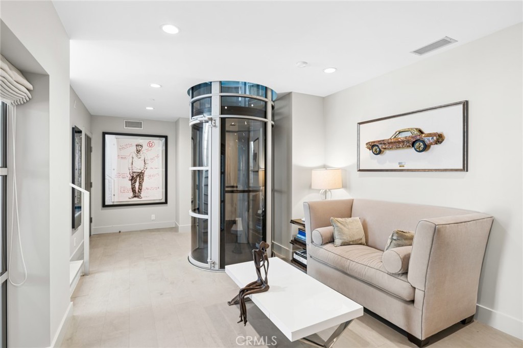 820 Emerald Bay