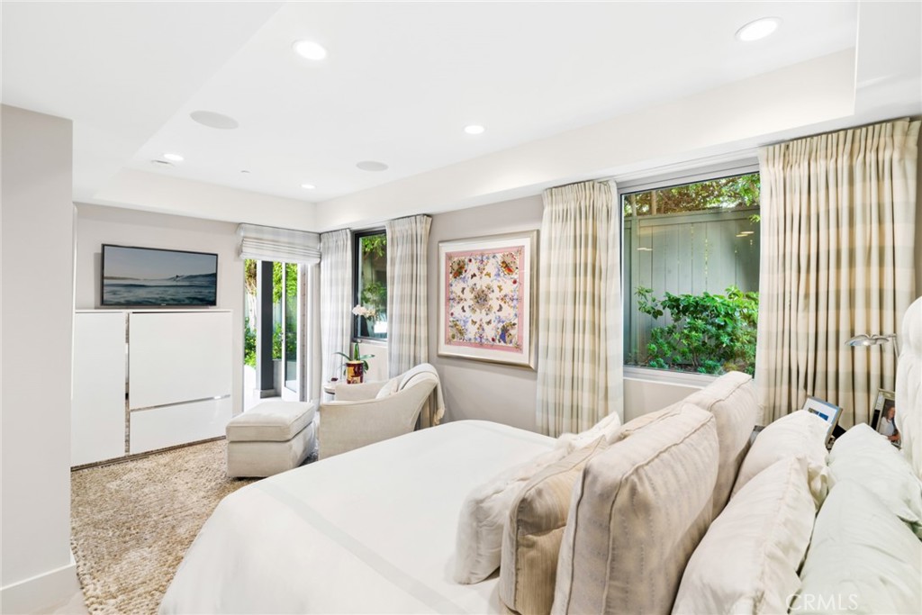 820 Emerald Bay
