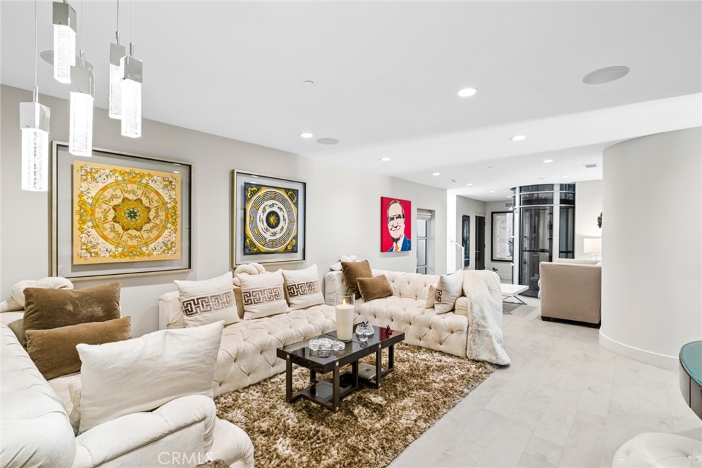 820 Emerald Bay