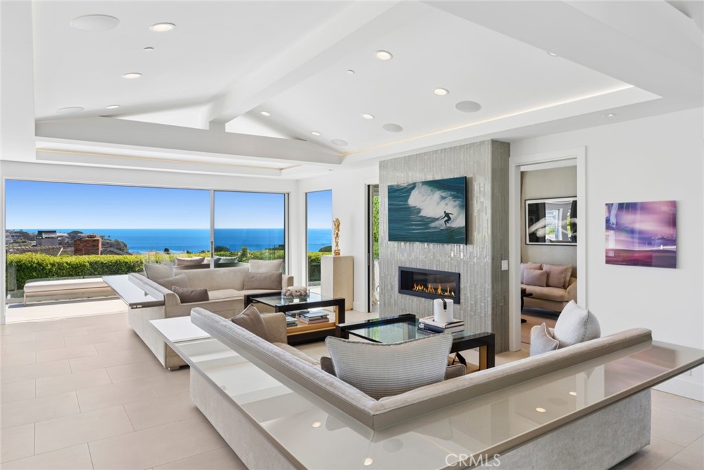 820 Emerald Bay
