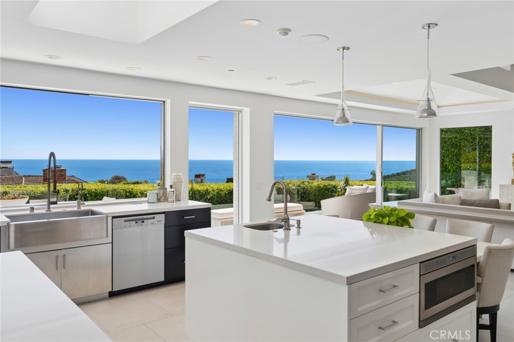 820 Emerald Bay
