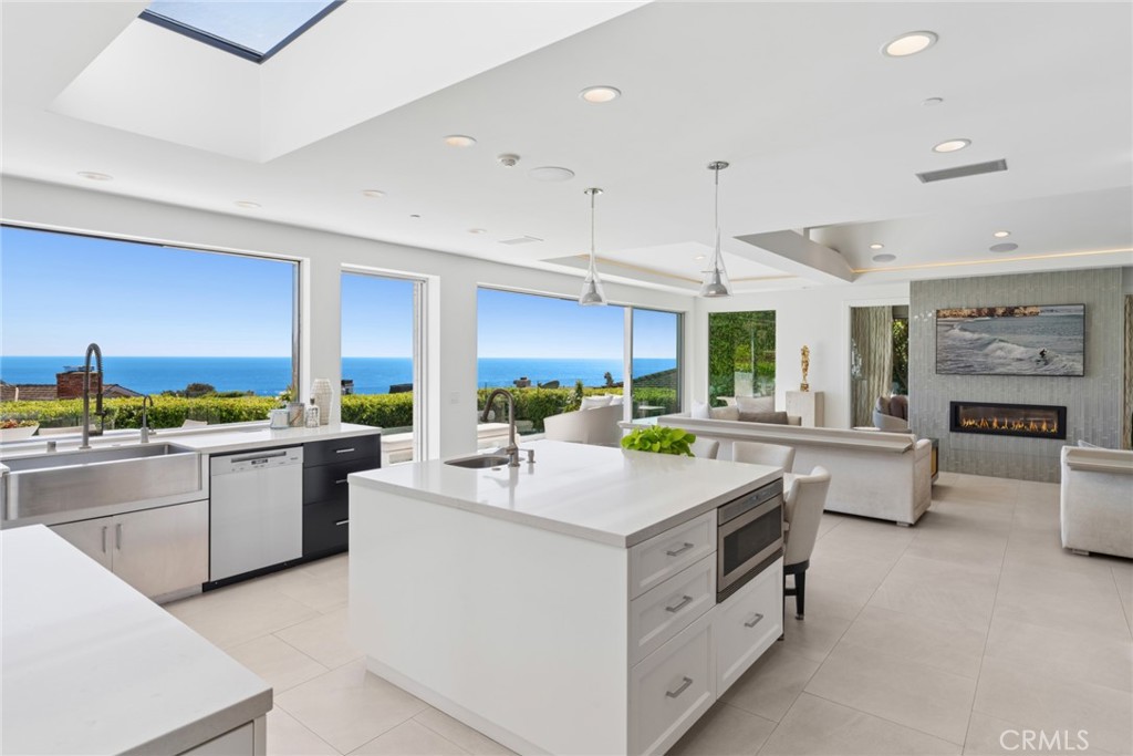 820 Emerald Bay