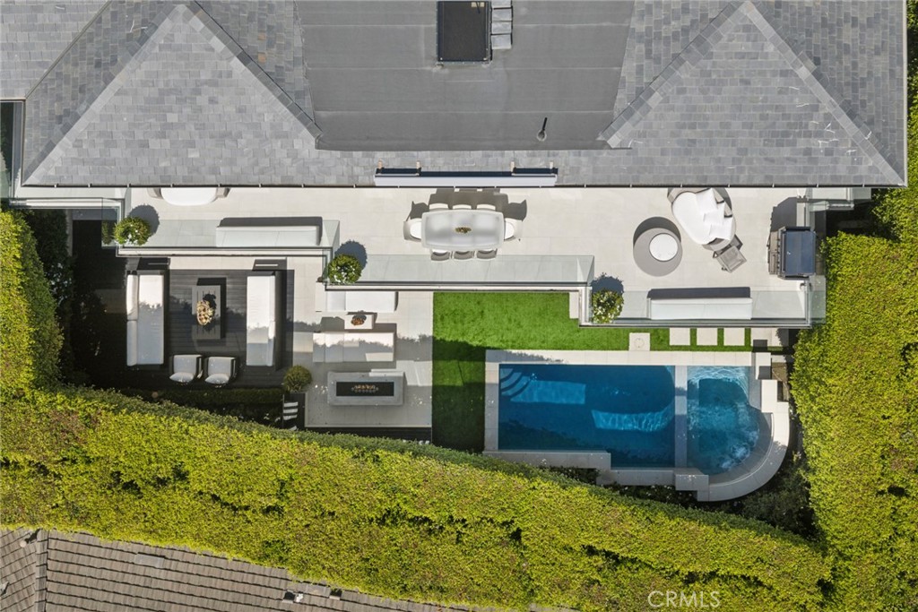 820 Emerald Bay