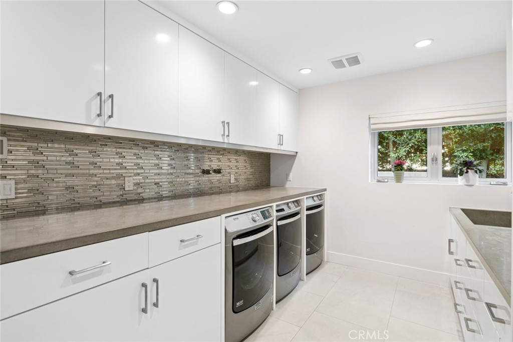820 Emerald Bay
