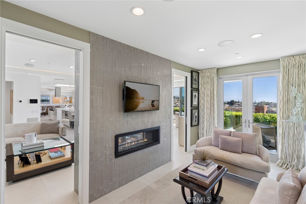 820 Emerald Bay