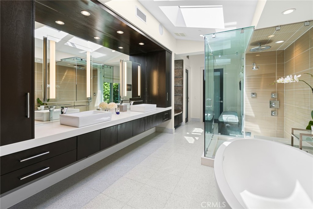 820 Emerald Bay