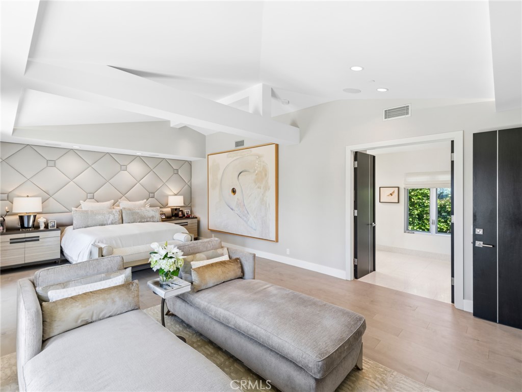 820 Emerald Bay