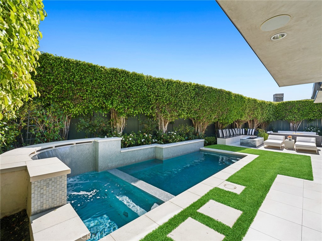 820 Emerald Bay