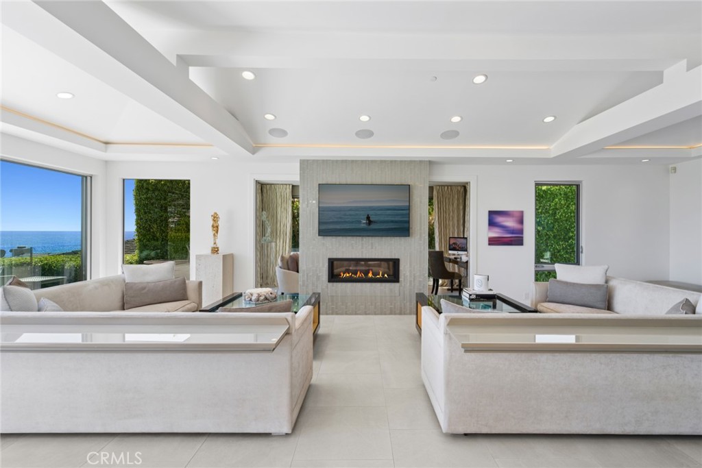 820 Emerald Bay