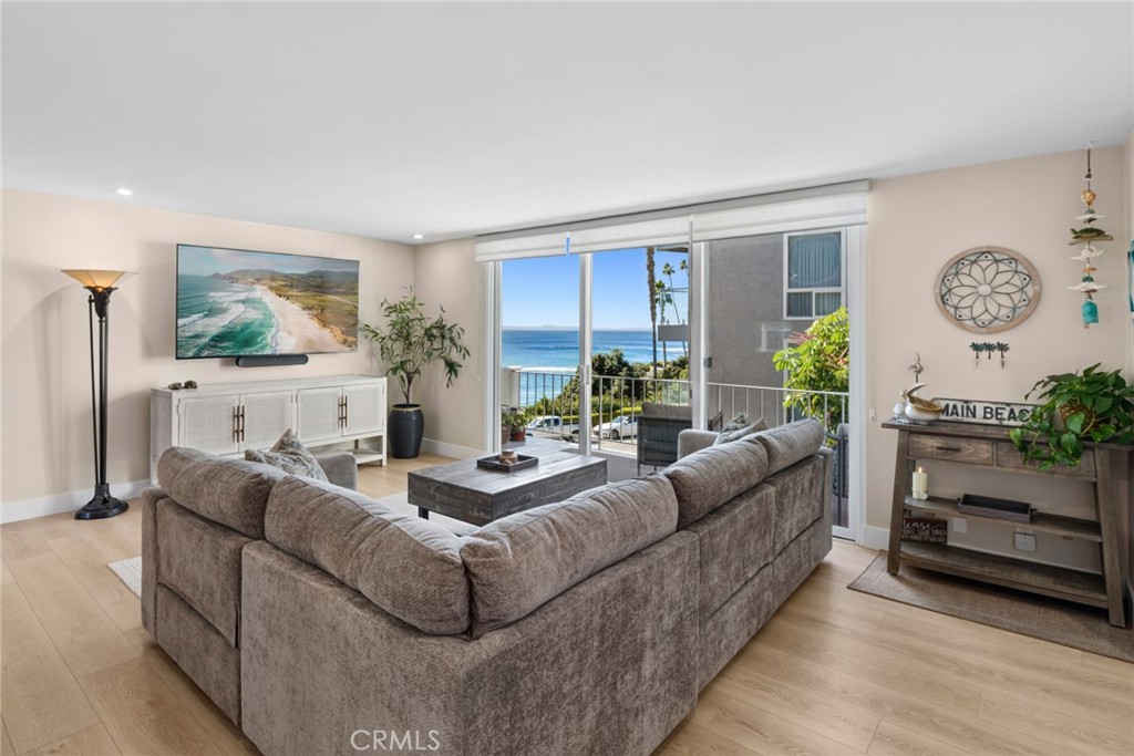 520 Cliff Drive 202