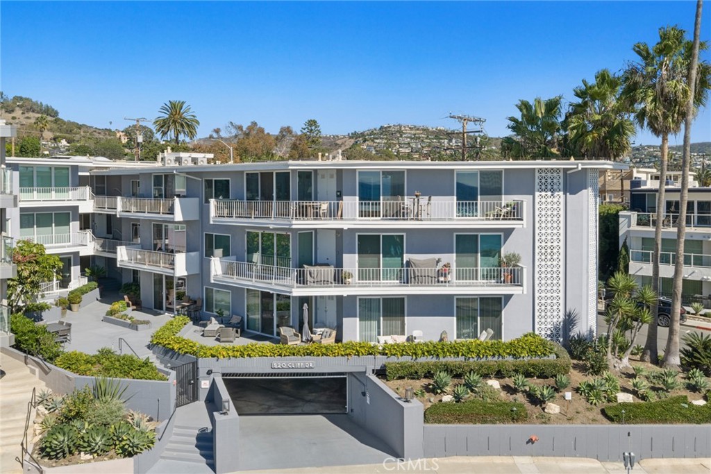 520 Cliff Drive 202