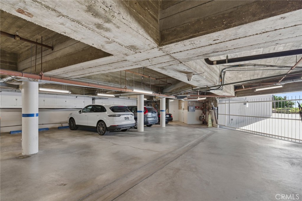520 Cliff Drive 202