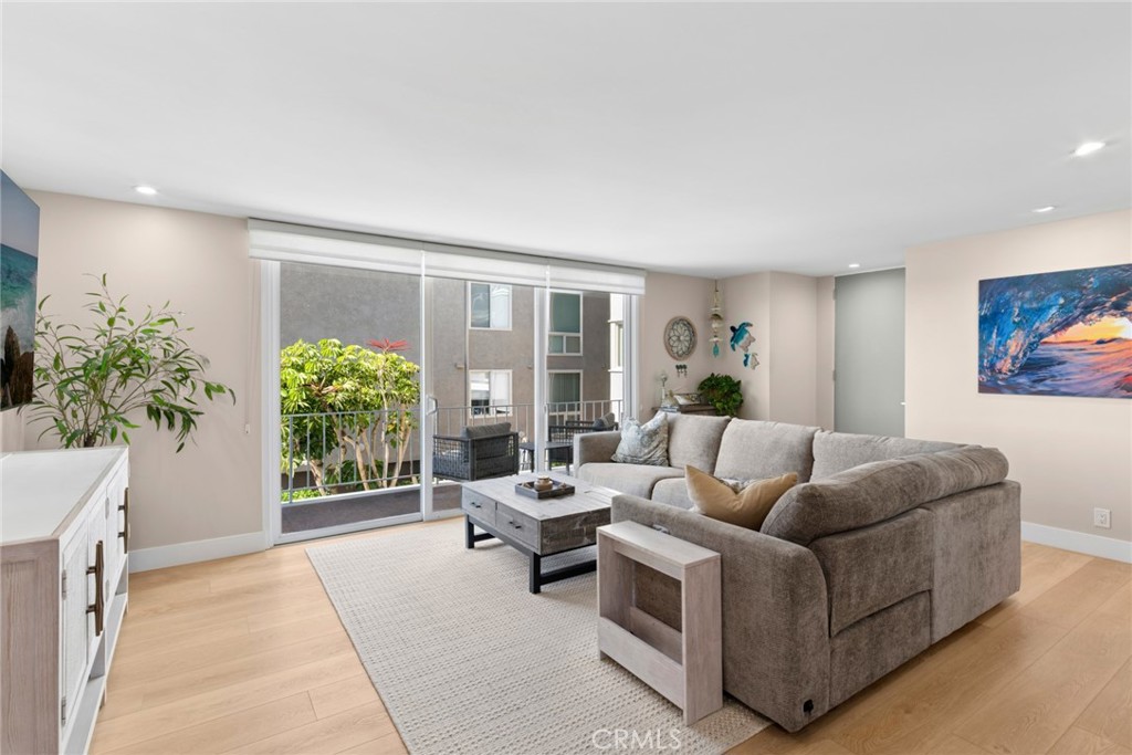 520 Cliff Drive 202