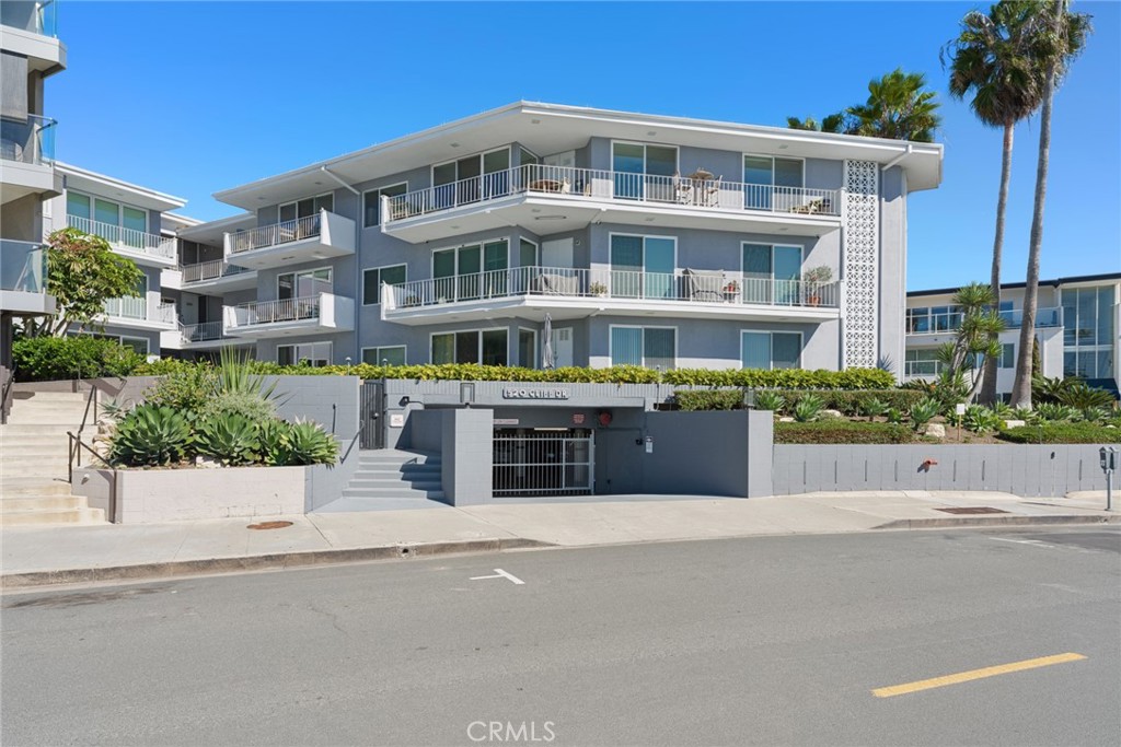 520 Cliff Drive 202