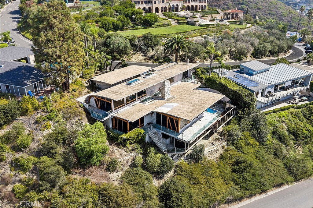 1255 Skyline Drive