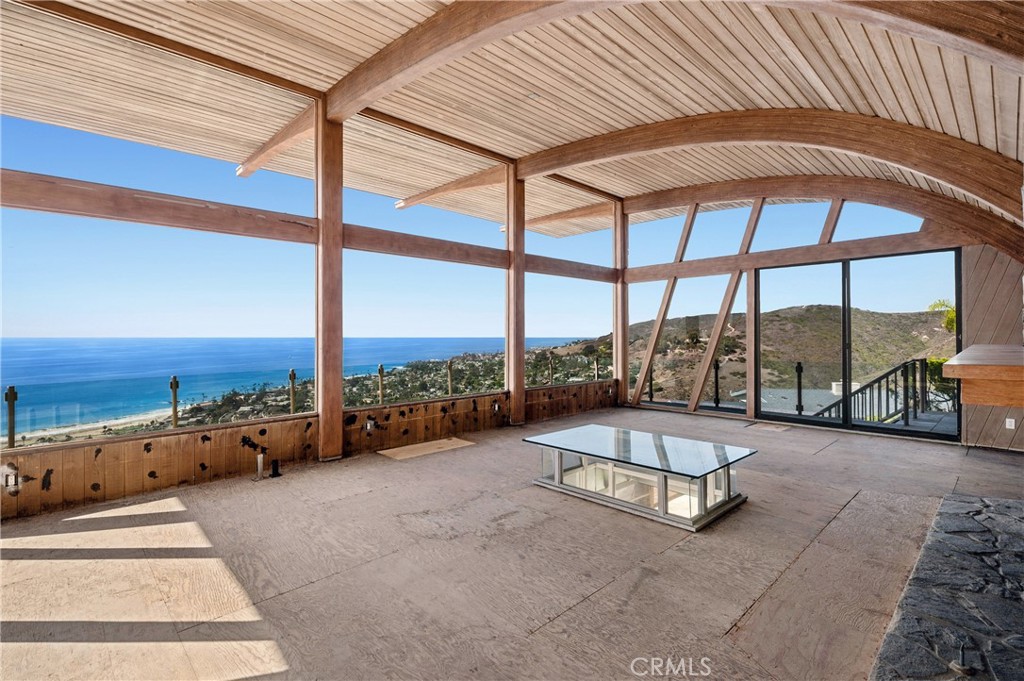 1255 Skyline Drive