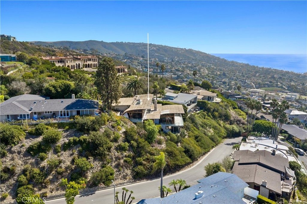 1255 Skyline Drive