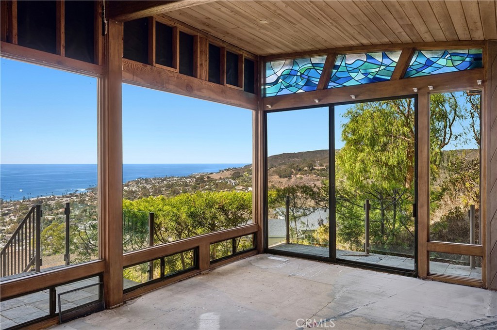 1255 Skyline Drive