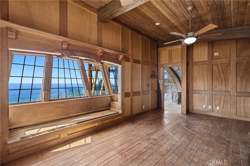 1255 Skyline Drive
