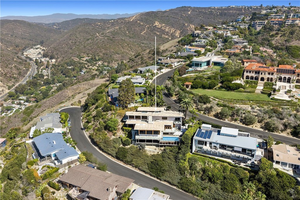 1255 Skyline Drive