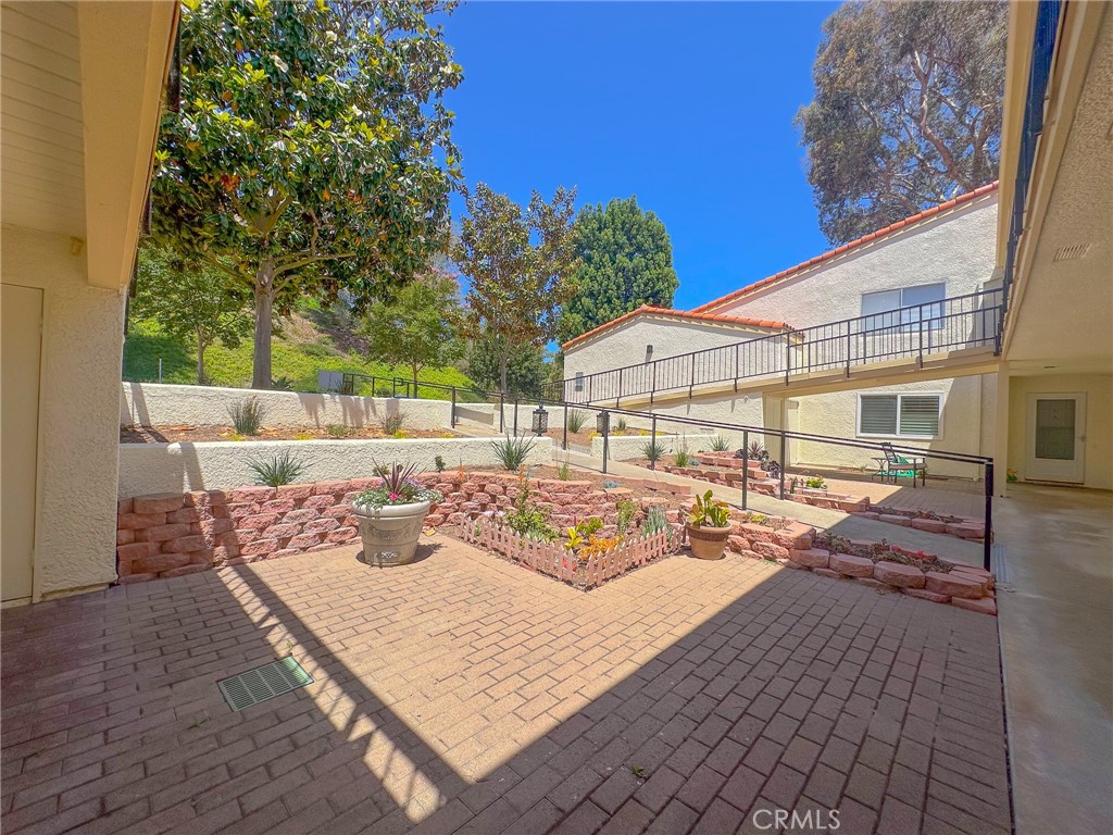 3327 Bahia Blanca E C