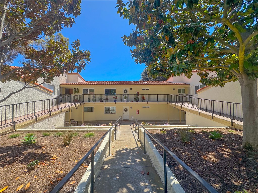 3327 Bahia Blanca E C