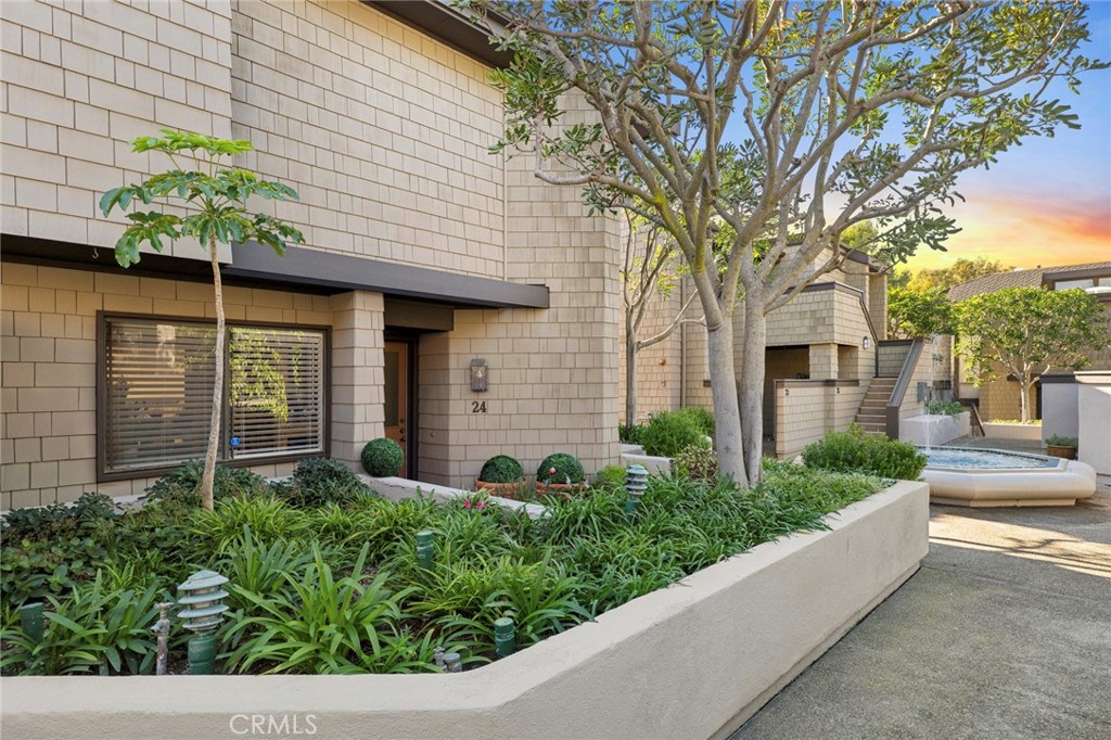 24 Canyon Island Drive