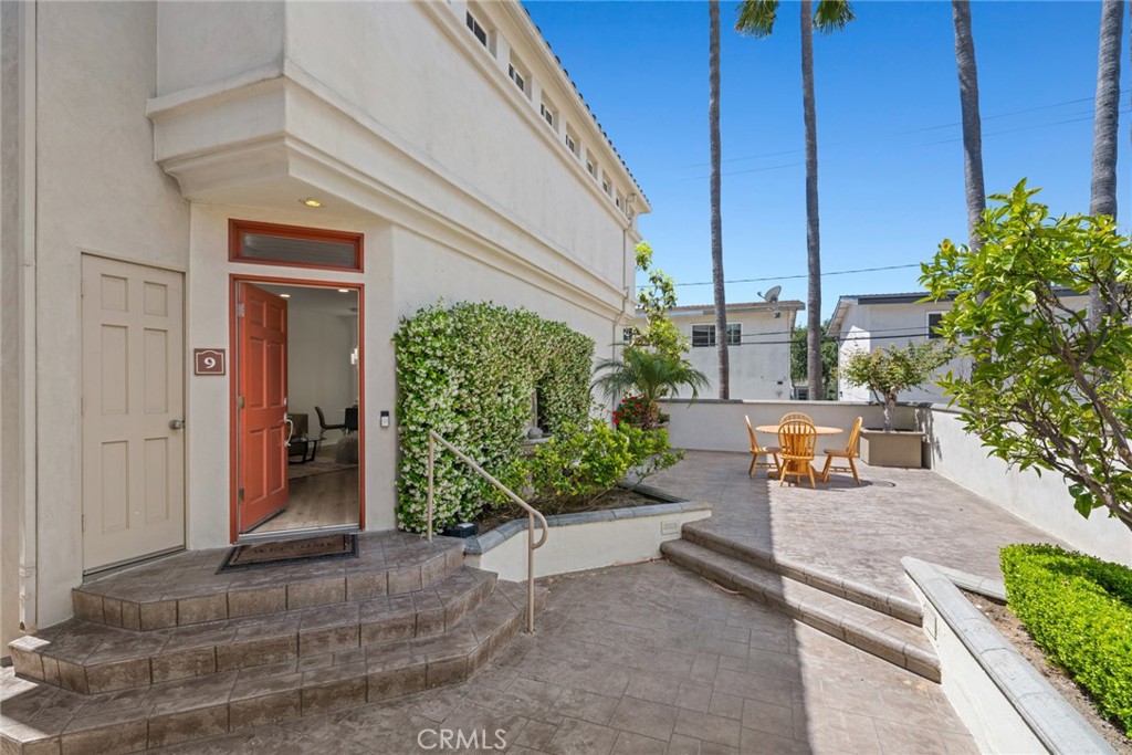 2101 E 15th 9