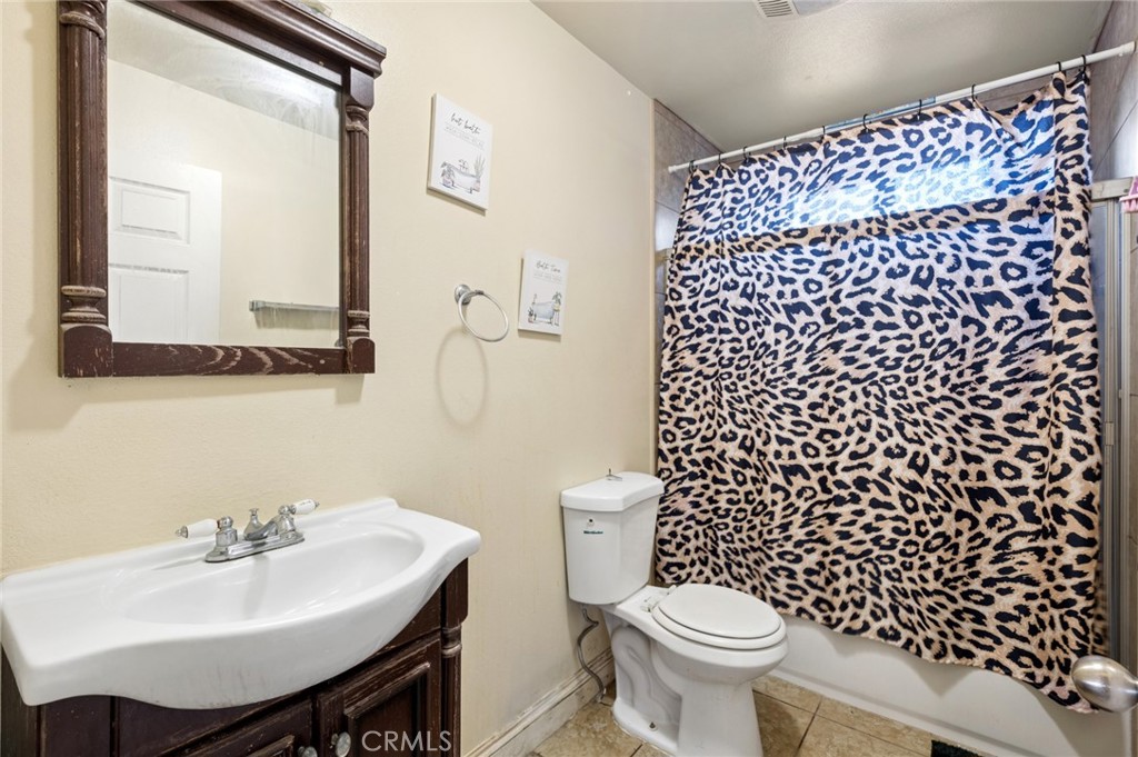 710 & 708 E 80th Street