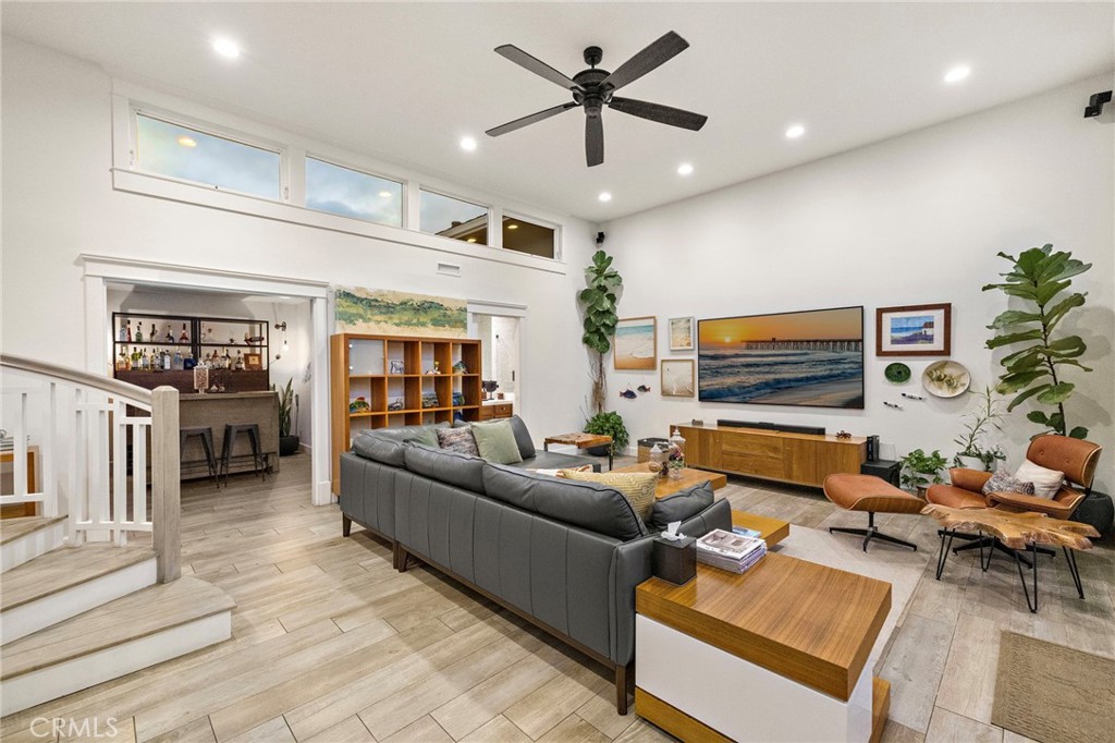 210 Monarch Bay
