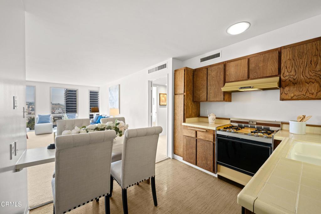 800 W 1st Street 1701