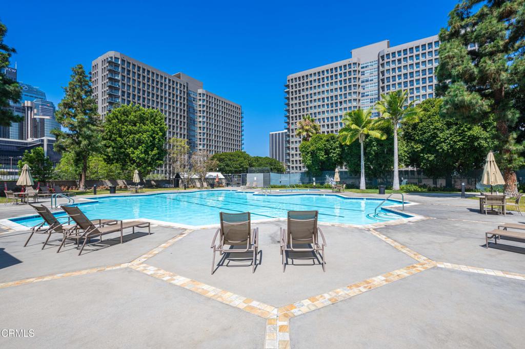 800 W 1st Street 1701